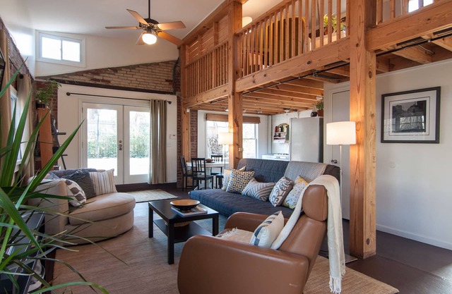 12 South Loft: casa de huéspedes tranquila y privada en una ubicación perfecta.