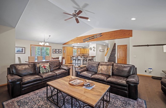 Family Retreat with Ping Pong Table & Bunk Room