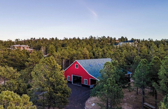 13 Mi to USAFA: Peaceful Colorado Springs Getaway!