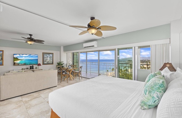 13th Floor Waikiki Shore - Ocean-front / King Bed / AC