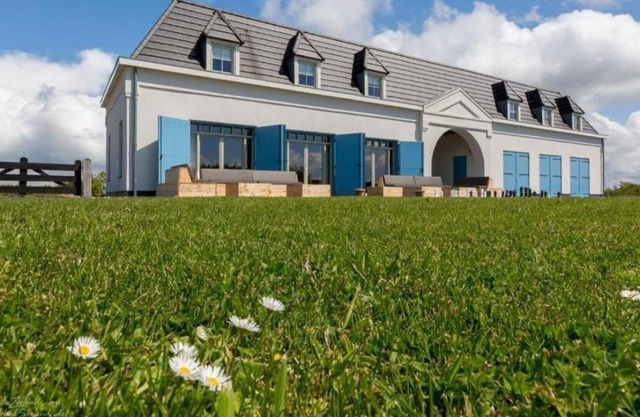 Detached group accommodation for 15 people in Zoutelande