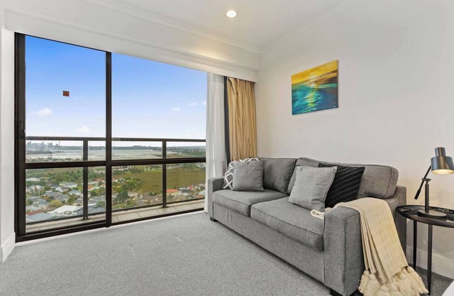 Skyline Sojourn Studio with Parking and Sea Views