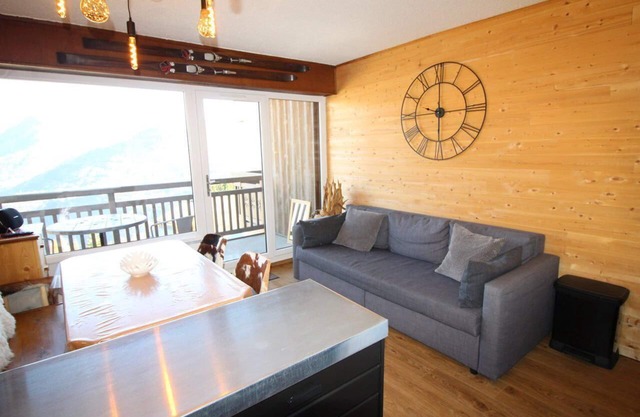 70m del centro estación, 3.o piso, vista montaña, balcón, tv, local para esquís, 40m²