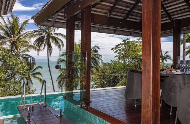 Centrally located within walking distance of the main street and Four Mile Beach