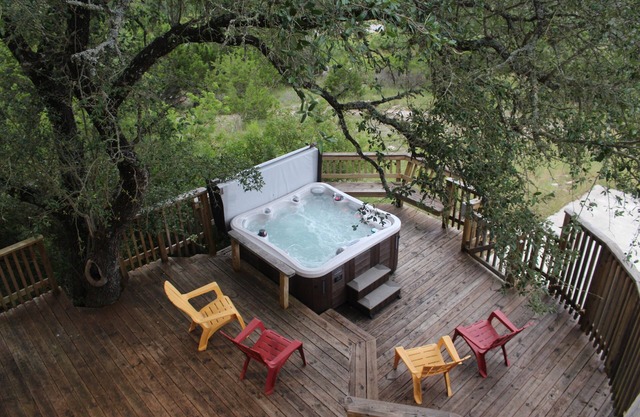 Vistas de 180 grados de Canyon Lake, jacuzzi, dormir hasta 13!