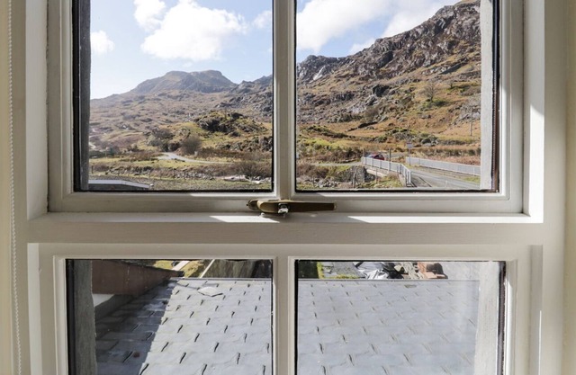 19 Cwmorthin Road, TANYGRISIAU