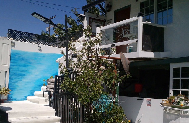 1920 Casa de playa. A 2 cuadras a pie de la playa. Cable, lavadora y secadora.