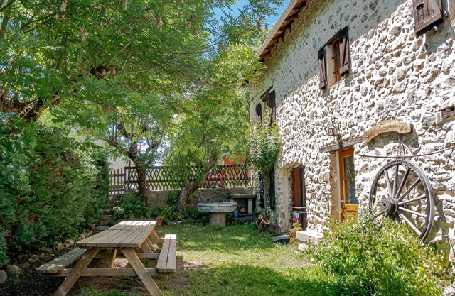Casa de campo del siglo XIX con piscina interior climatizada todo el año.
