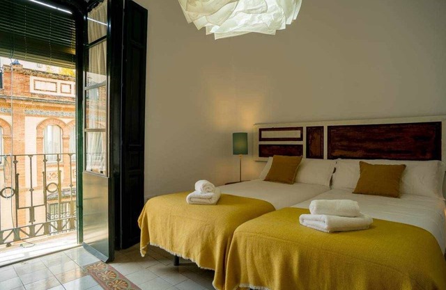 Casa del Siglo XIX Restaurada en el Centro de Sevilla, Cerca de la Catedral