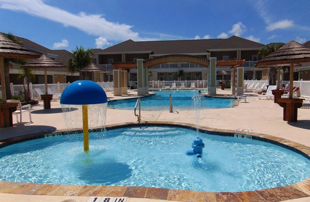 1b / 1b para 6 (max4adultos)! Piscinas climatizadas! A pasos de la playa!Netflix!¡Patio de recreo!