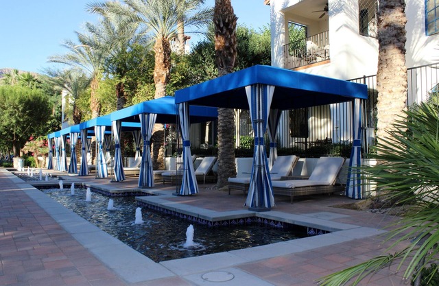 Legacy Villa, Romantic 1 King Bed / 1 Bath Sudio w / chimenea y patio privado
