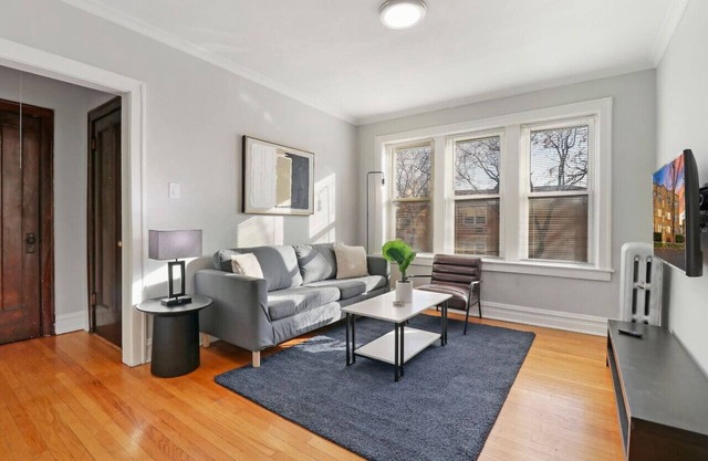 Serene 1-Bedroom Apt in Chicago