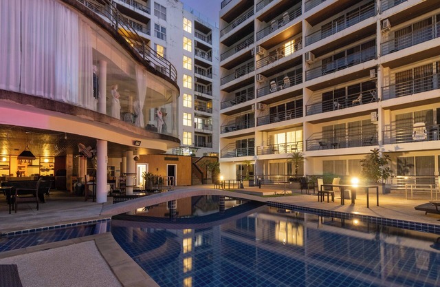 1BR Bathtub Near Beach Prime Spot C229