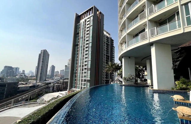 1BR-BTS Phra Khanong 1min-Sky Infinity Pool&Gym