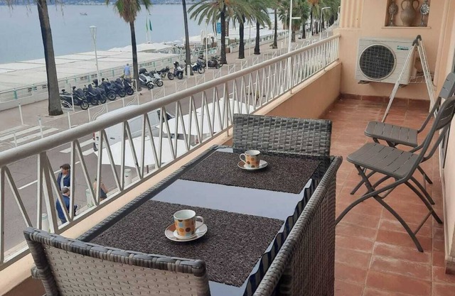 1BR Cannes vista al mar-Terraza-Wi / Fi-Aire acondicionado