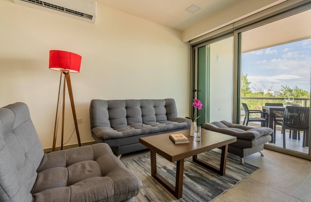 1BR Condo w/Rooftop Pool