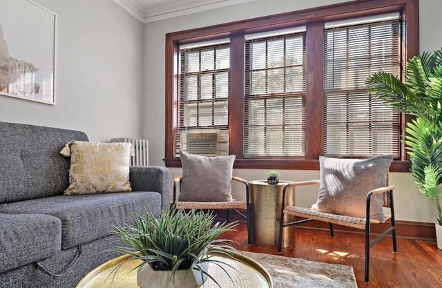 Contemporary 1BR Apartment with Laundry Facility