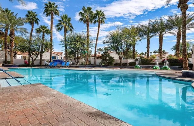 1BR Desert Suite w/Kitchen + Balcony + Pool View