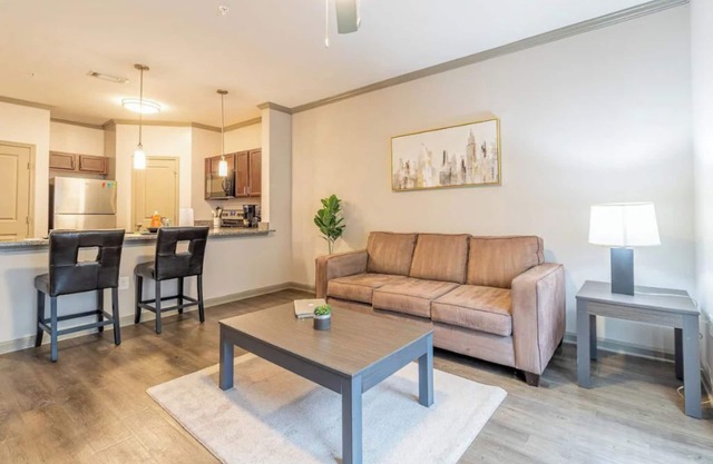 1BR Near Downtown+Parking+Pool+Corporate+Business+Nomad+NICE+Quiet