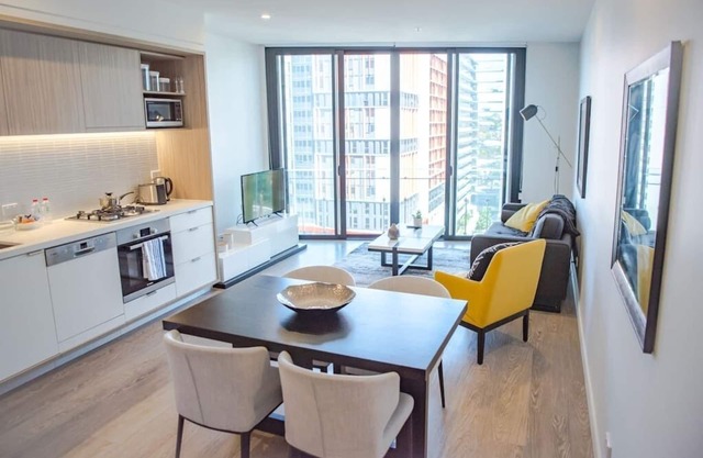 1BR Oasis in Southbank: Free Wifi + Pool!