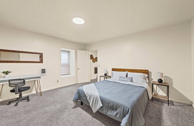 1BR Queen Retreat First Floor Ease & Comfort Wi-Fi