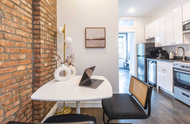 1Br, w/ W/d in unit, By Subway