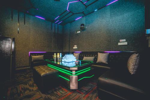 1Tebrau Cinema Luxe Gateway 2BR by Our Stay