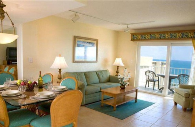 "2" 1bed 1 baño condominio 1 cuadra de la playa duerme 6