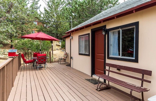 2 B / R TOP RATED Private Historic Cabin A / C