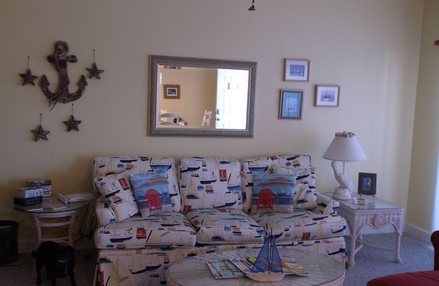 2 Bd / 2bath Condo! 200 pasos a la playa! Vista al agua!
