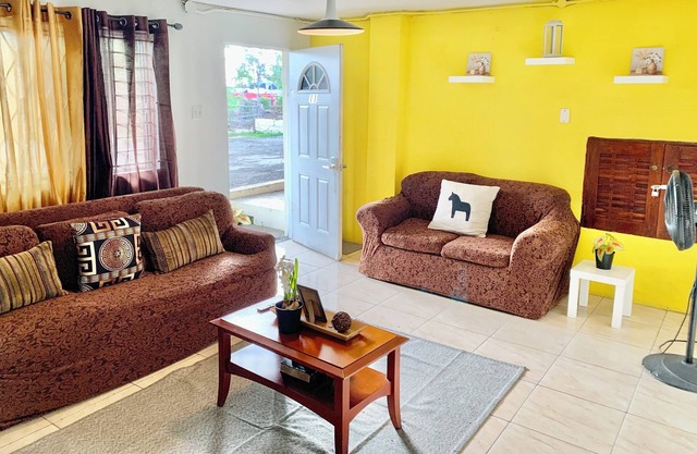 2 bdr/1bth apt Central in Kingston
