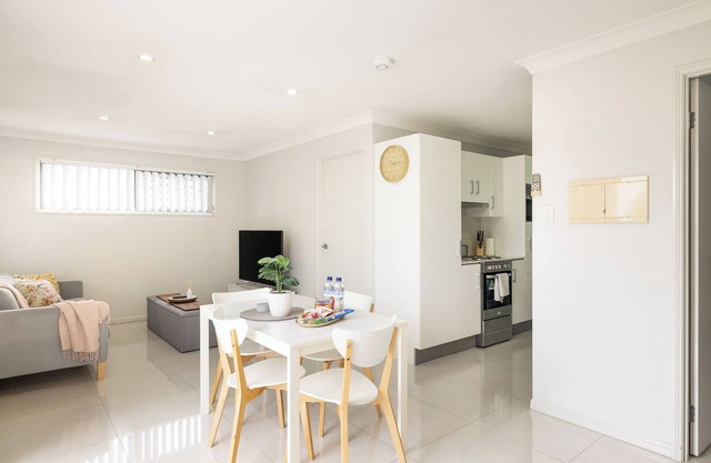 2 Bdr Apt! Garage! Balcony! GST Credits! 118D2