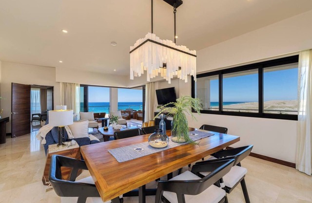 2 BDR Luxury Oceanfront Condo at Diamante OCR 409