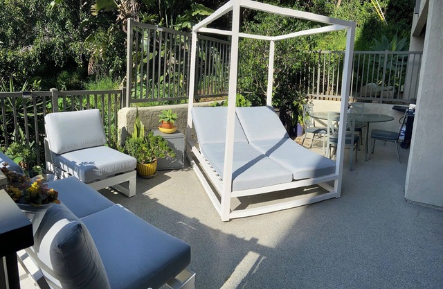 2 recámaras 2 baños condominio 2 patios grandes vecinos al parque Balboa