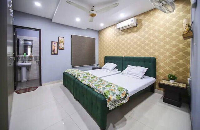 2 bed Apt near Airport opp DHA