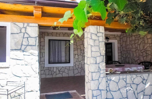 Cosy Apartment near the beach in Zubovici, Croatia