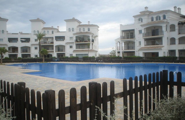 Apartamento amueblado con buen gusto de 2 habitaciones, 1 baño, salón / comedor.