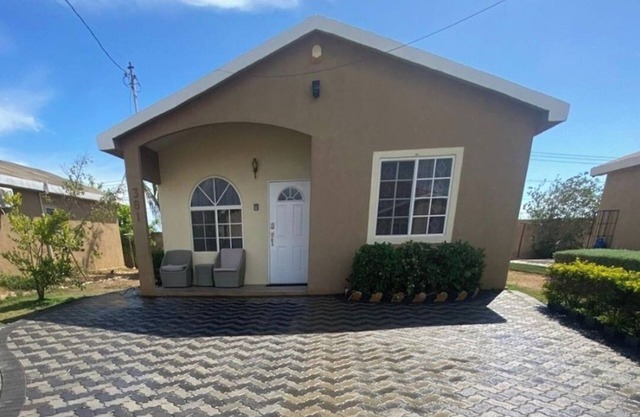 Charming 2-Bed House in Portmore gated community
