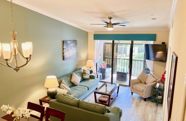 Condominio 2BR con 2 baños / 2 piscinas - Cerca de la Academia IMG / Playas / Isla Anna Maria