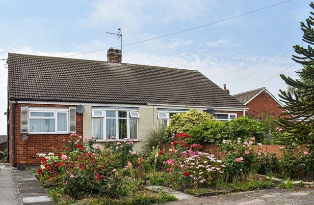 2 bedroom accommodation in Redcar