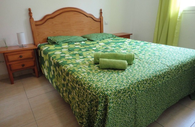 Apartamento 2 habitaciones con patio privado - WIFI