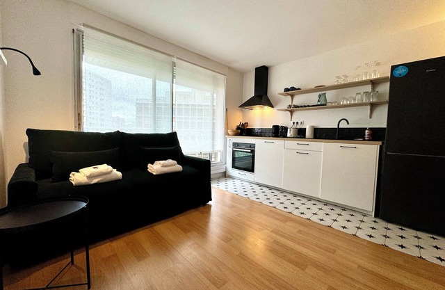 2 Bedroom Apartment near Arc de Triomphe Paris by Wild