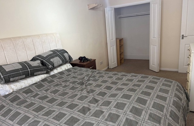 2 bedroom apartment with full kitchen, Tassimo coffee machine and WiFi