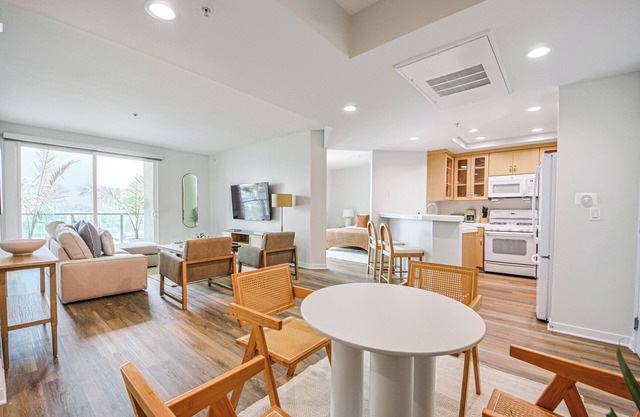 2-bedroom apartment in beautiful Marina del Rey with WiFi, AC
