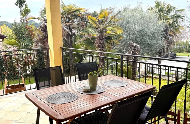 2-bedroom apartment in Poreč with WiFi,AC, 4 minutes to the sea, 8 to citycenter