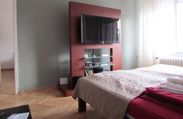 Apartamento de 2 dormitorios soleado y espacioso con estacionamiento gratuito