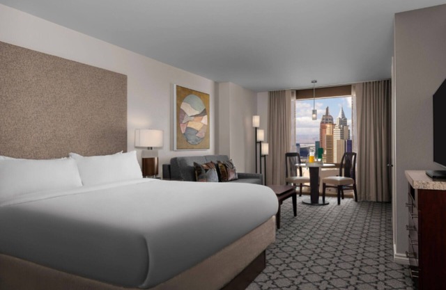 2 Bedroom Condo, Sleeps 8, at Marriott Grand Chateau Resort!