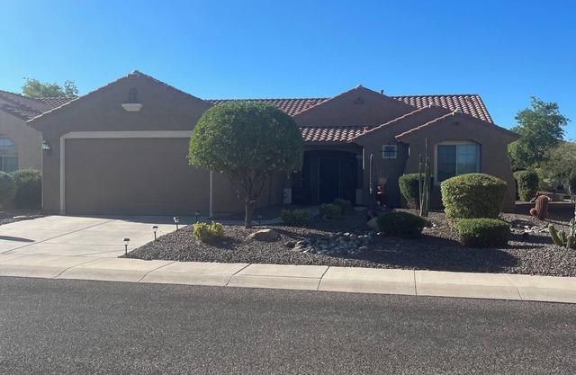 2-bedroom house in Buckeye. Shopping close by. Sun City Festival Community