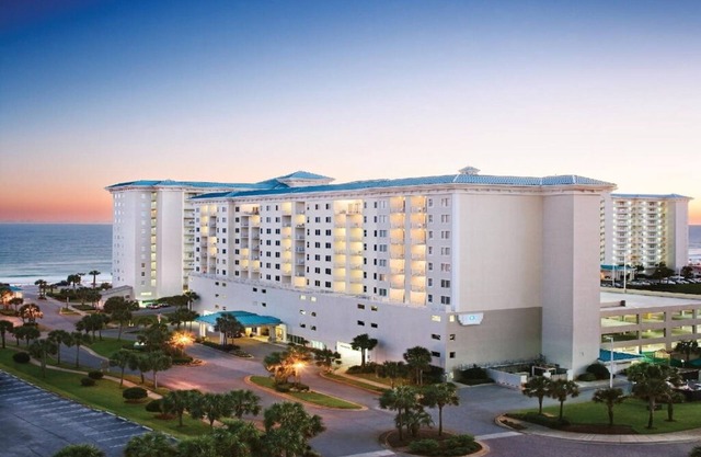 2 Bedroom Lockoff Suite on Destin Beach, Wyndham Majestic Sun!!