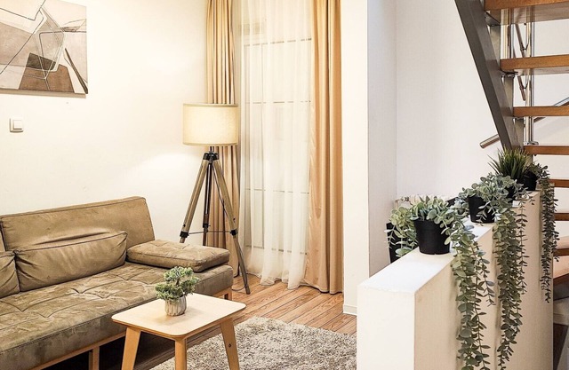 Loft de 2 habitaciones de 70 metros cuadrados con garaje privado 5 minutos a pie de la plaza principal